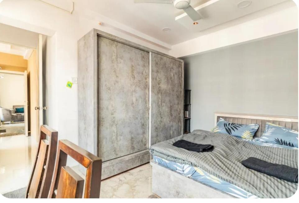 Premium 1bhk In Khar West Apartment *