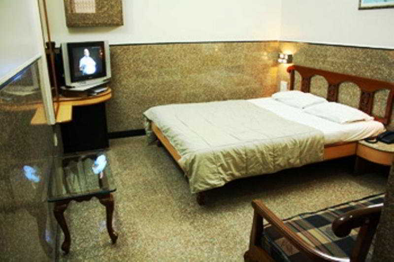 Royal Castle 2*