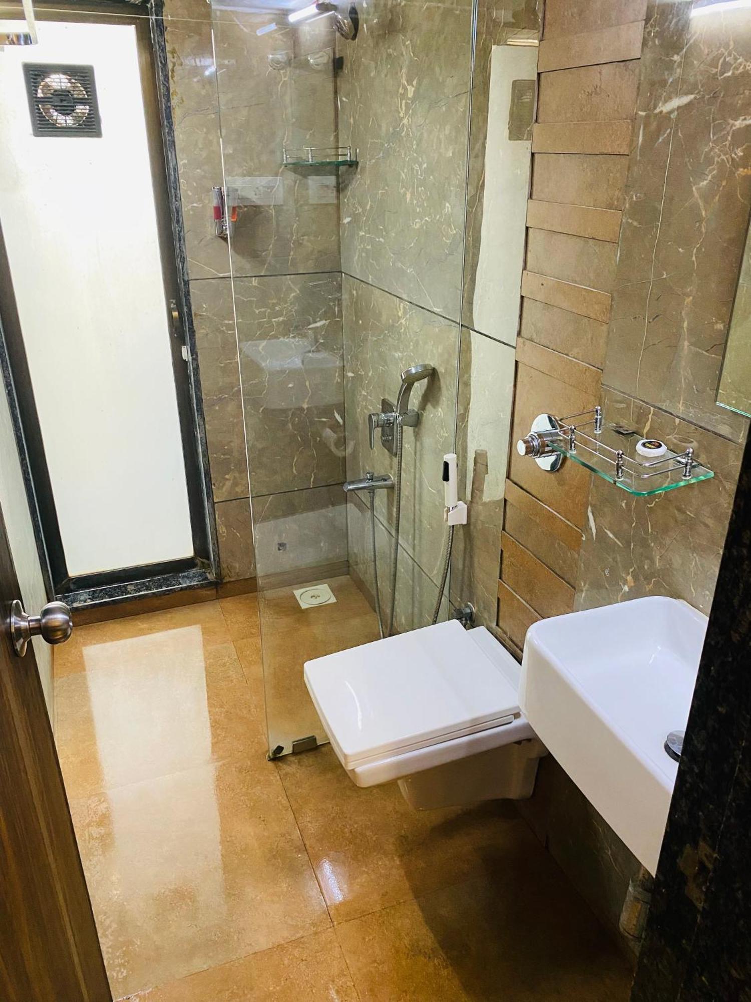 House Luxury Santacruz East,