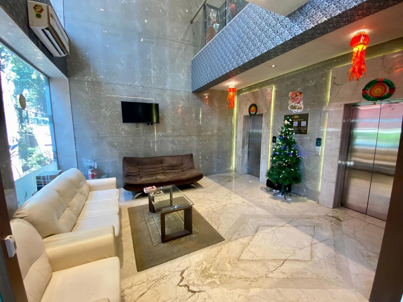 House Luxury Santacruz East, Bombaim