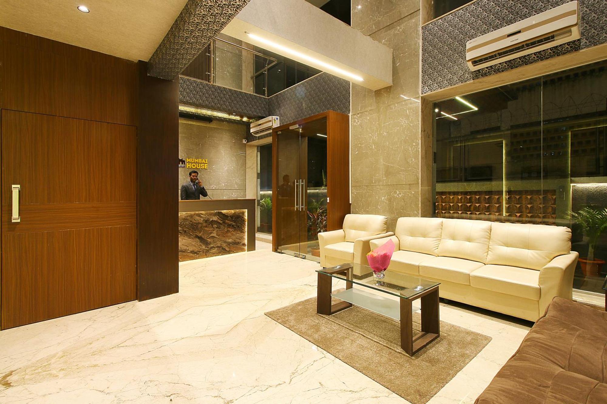 House Luxury Santacruz East, *