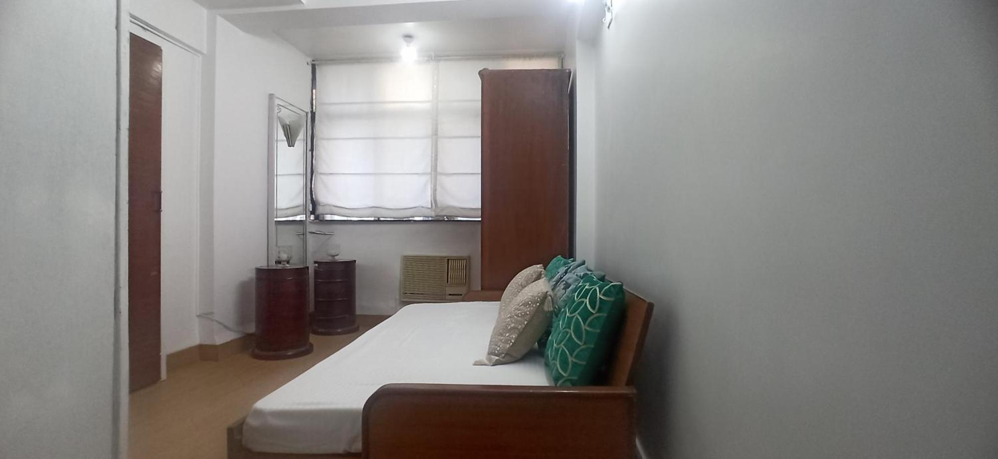 Seaview Bandra W Nr Taj Indian Women Only Homestay *