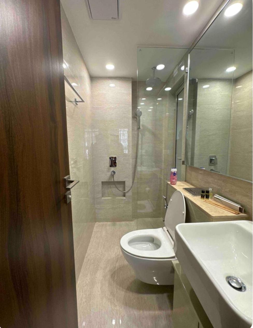 Regent Hill Hirandani Powai Apartment *