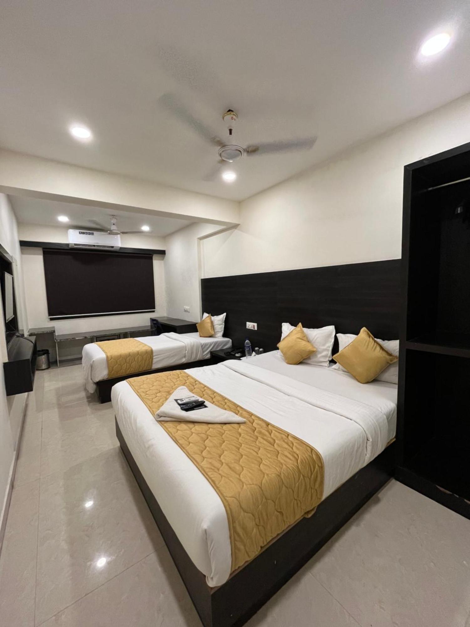 Hotel Wind Flower Regency - Near Kokilaben Hospital