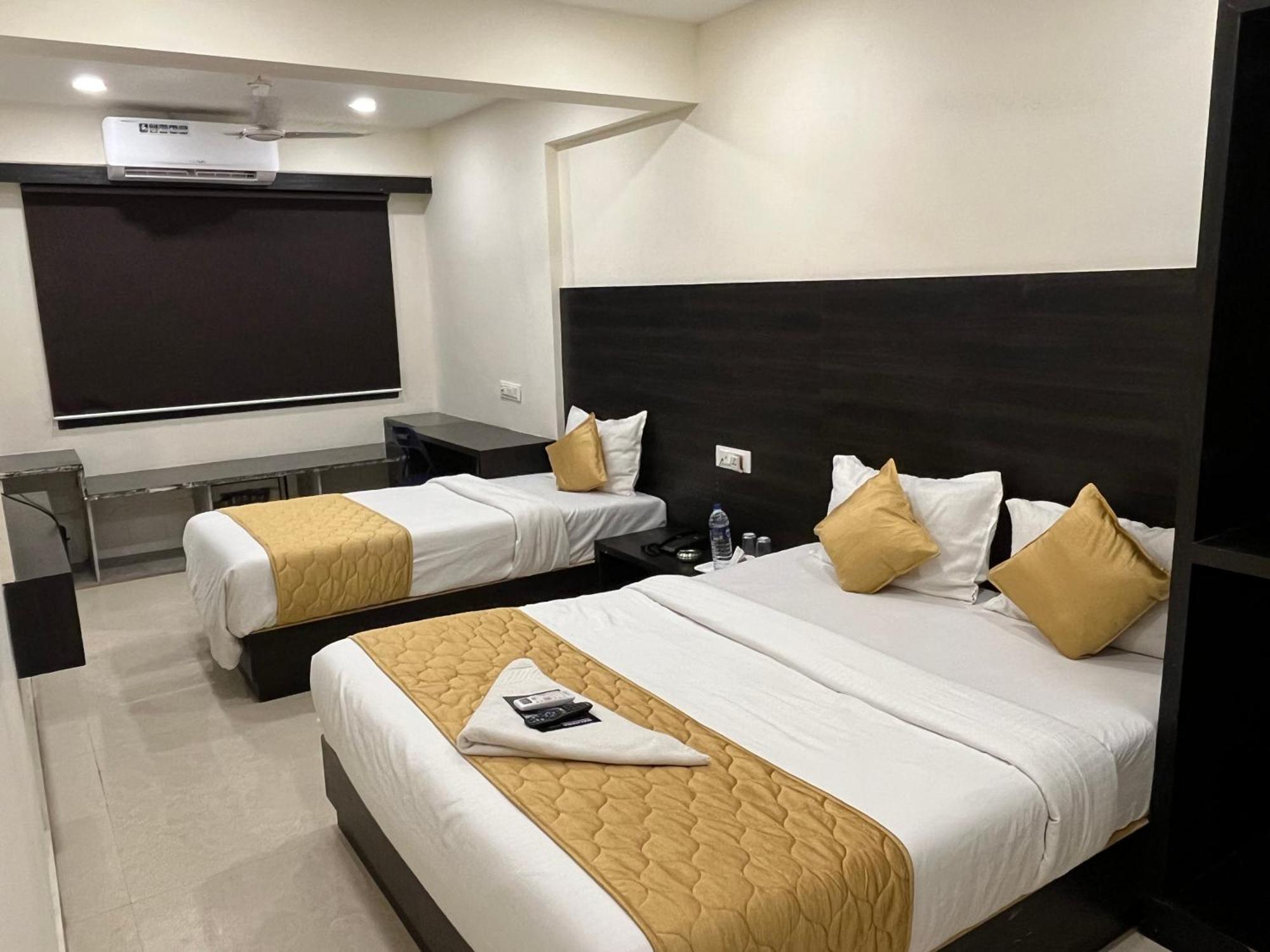 Wind Flower Regency - Near Kokilaben Hospital 3*