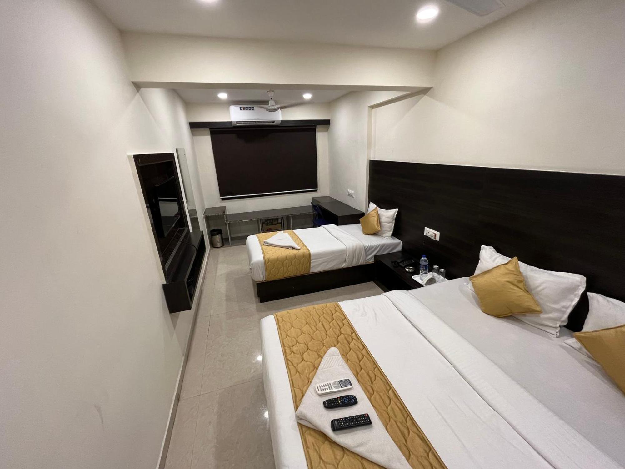 Wind Flower Regency - Near Kokilaben Hospital 3* Mumbai