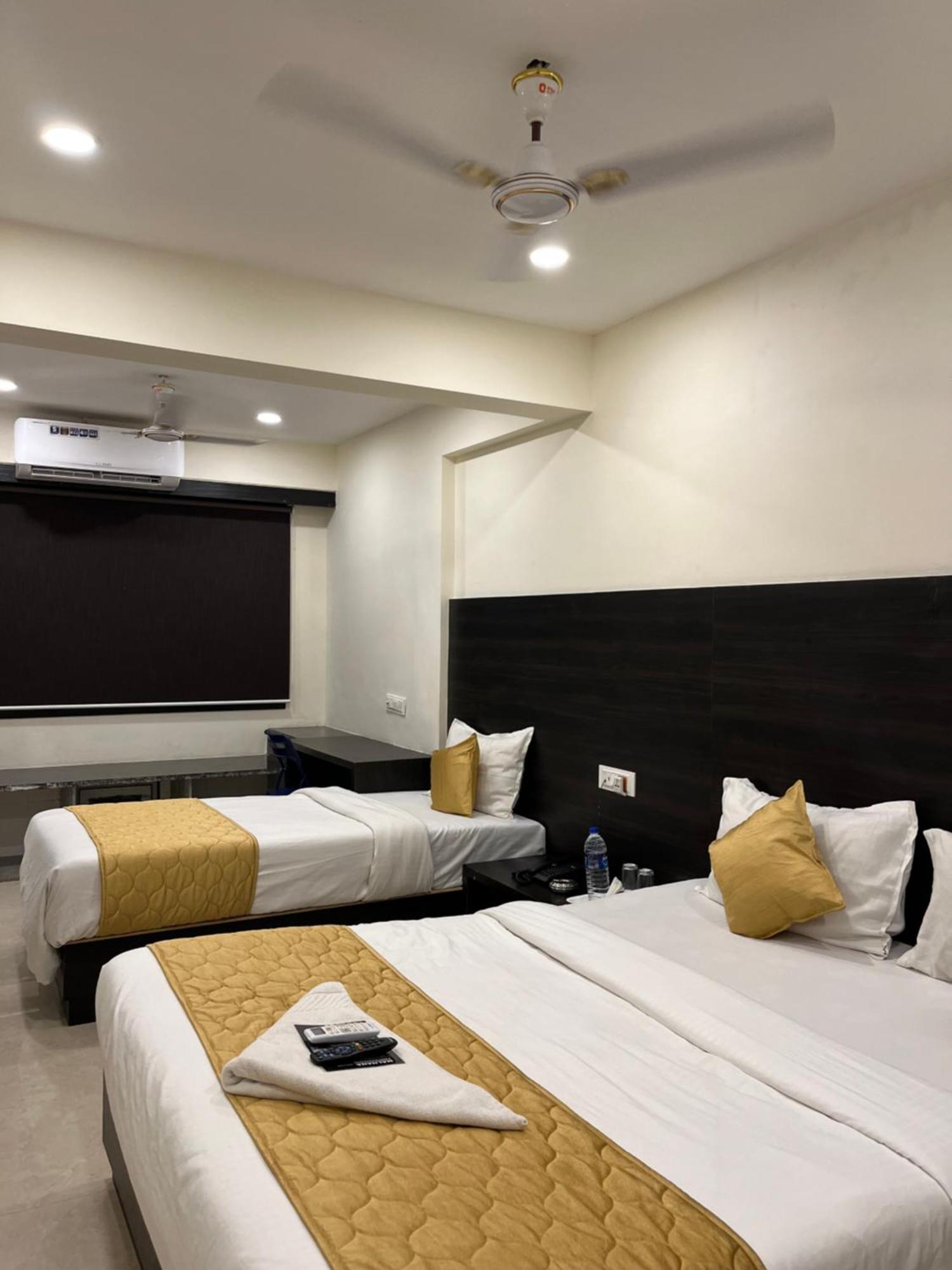 Hotel Wind Flower Regency - Near Kokilaben Hospital Mumbai