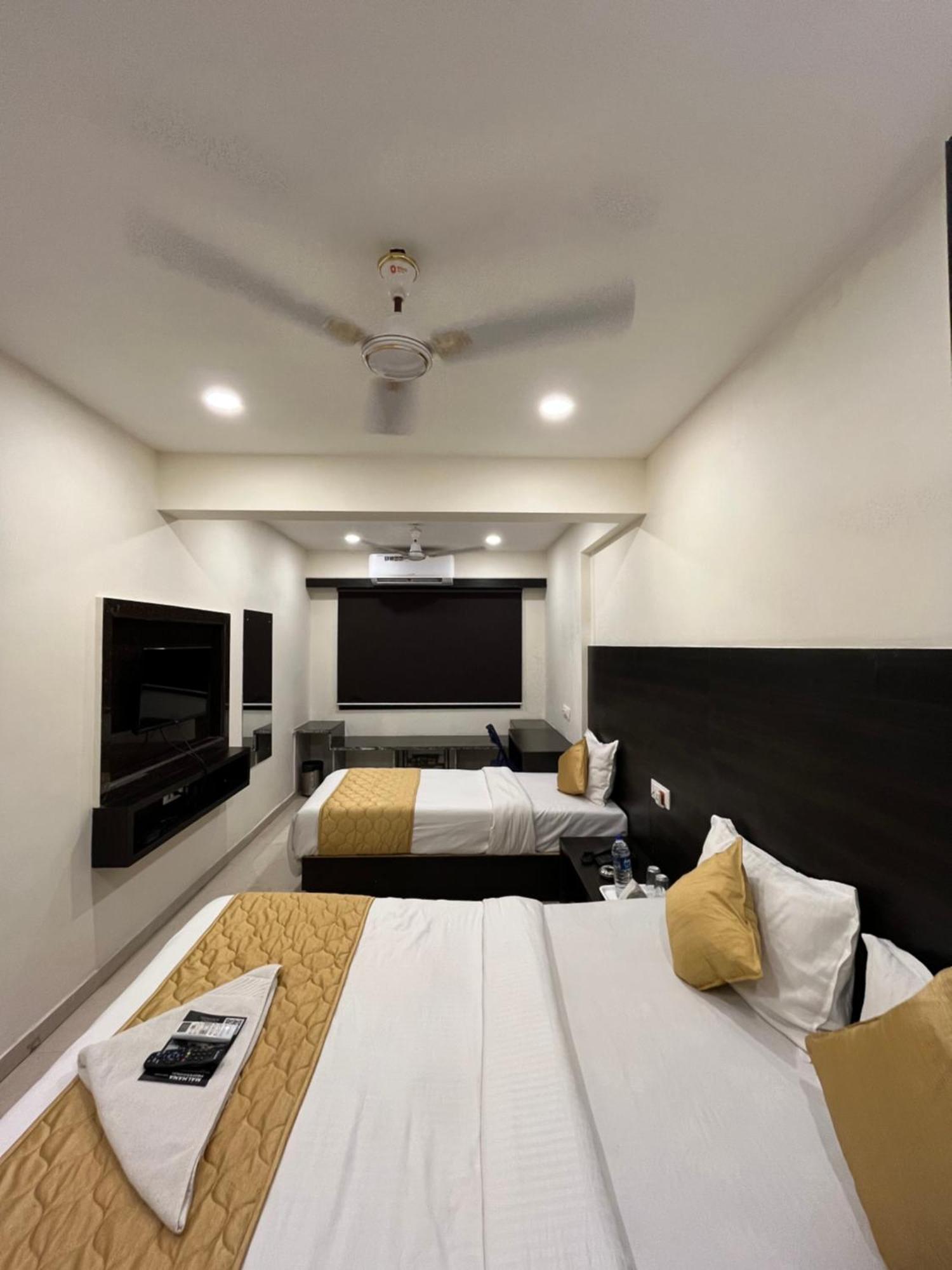 Wind Flower Regency - Near Kokilaben Hospital 3*