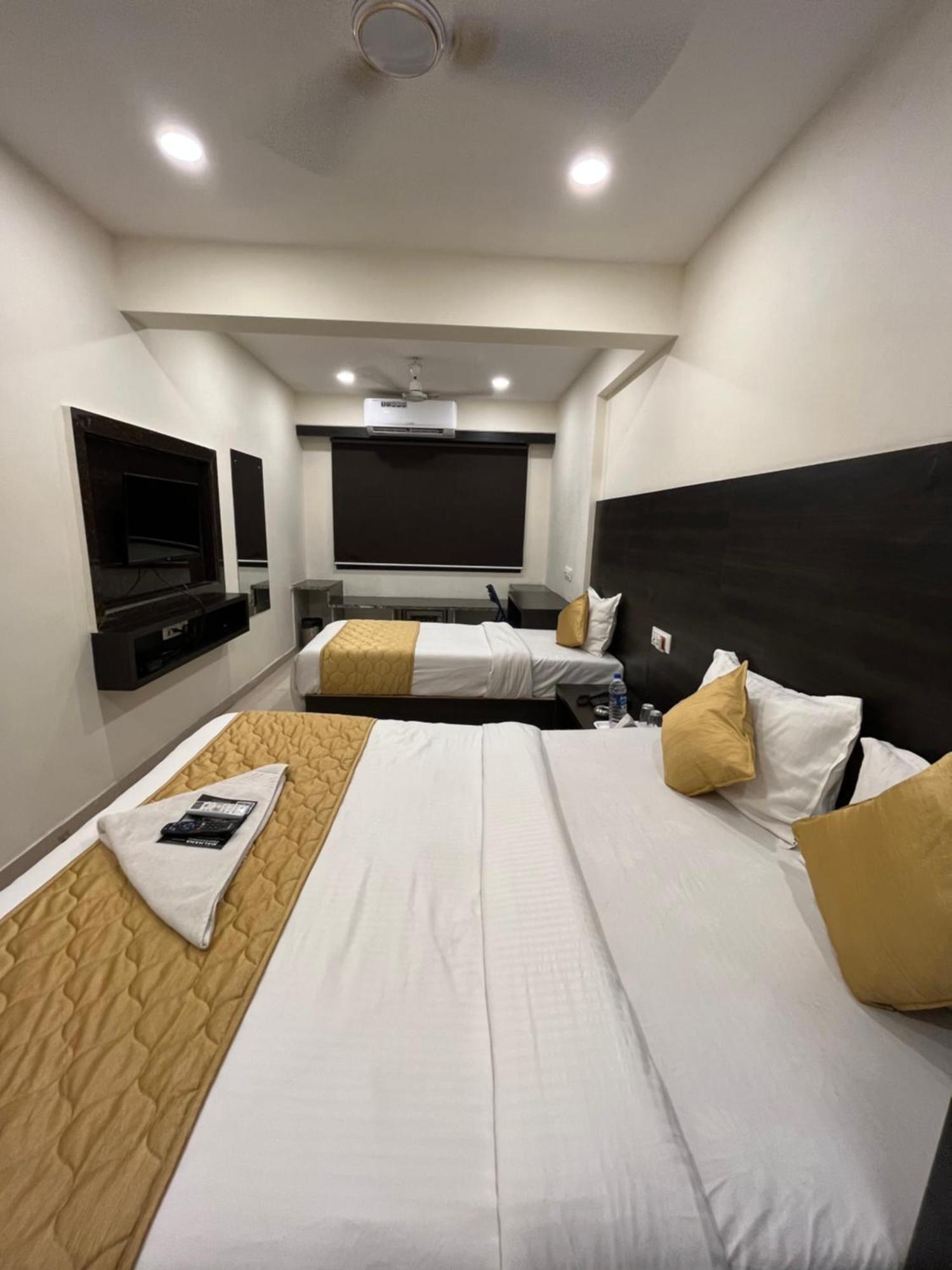 Wind Flower Regency - Near Kokilaben Hospital 3*