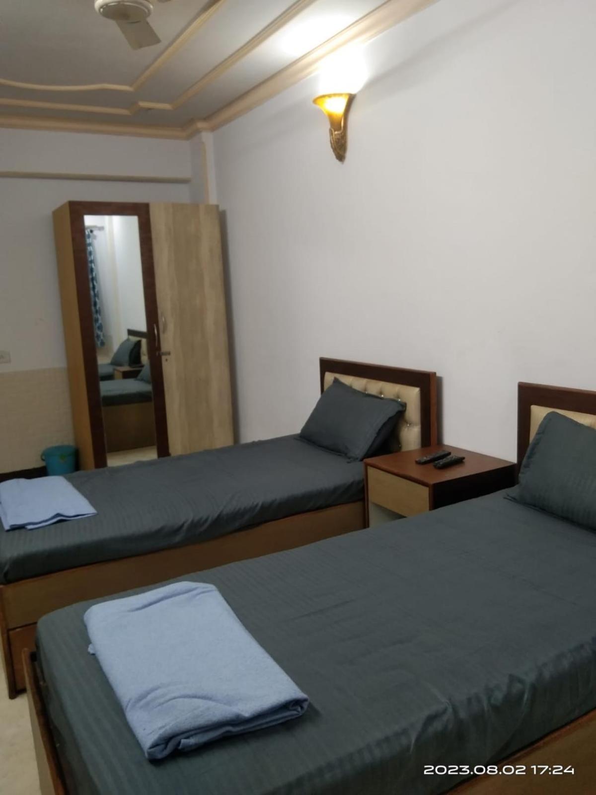 Zest - 72 Hostel Mumbai