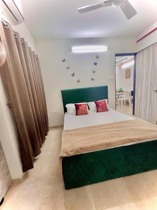 Hillview Comfy Flat In Dahisar Mumbai
