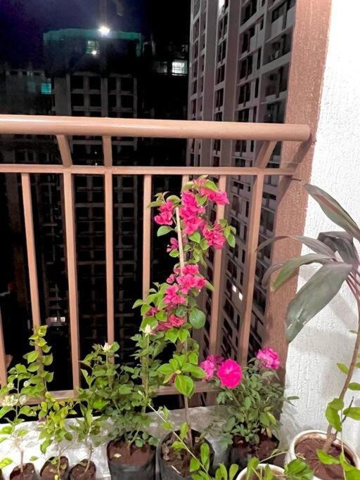 Hillview Comfy Flat In Dahisar Apartment *