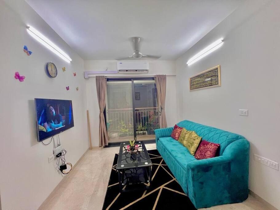 Hillview Comfy Flat In Dahisar Mumbai