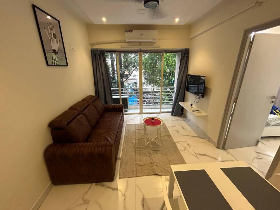 Compact 2 Bhk With Balconies Khar West - By Kapishbnb Apartment *