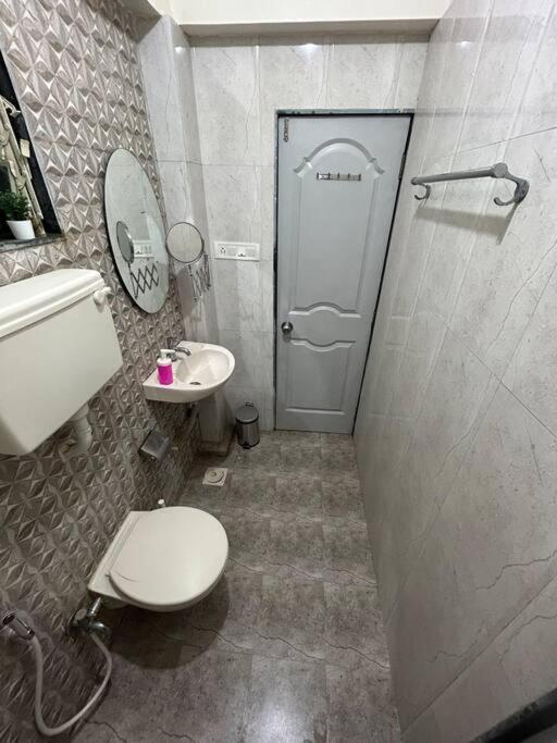 Compact 2 Bhk With Balconies Khar West - By Kapishbnb Apartment