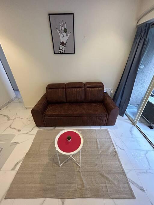 Compact 2 Bhk With Balconies Khar West - By Kapishbnb Apartment Mumbai