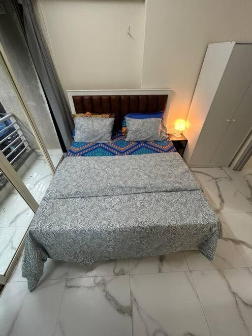 Compact 2 Bhk With Balconies Khar West - By Kapishbnb