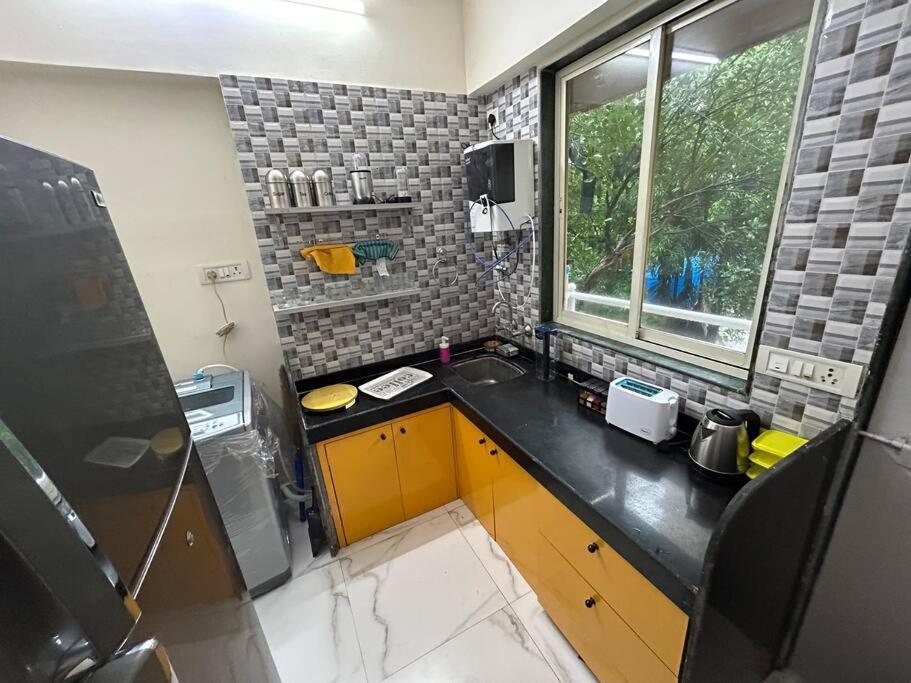 Compact 2 Bhk With Balconies Khar West - By Kapishbnb Apartment *