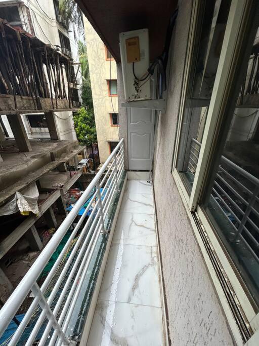 Compact 2 Bhk With Balconies Khar West - By Kapishbnb Apartment Mumbai