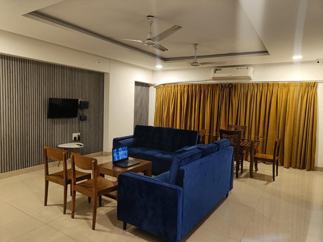 Rio House Service Malad *