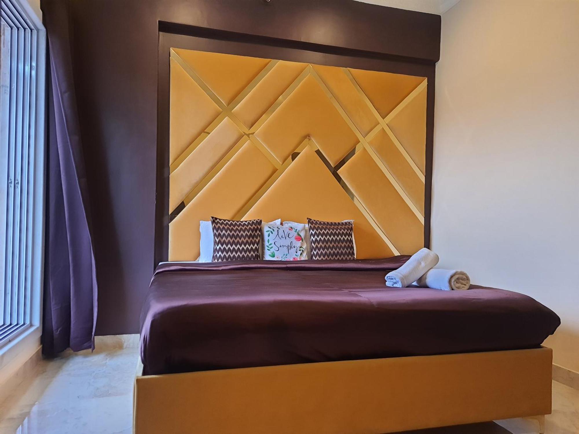 Osi Lilavati Bandra Apartment
