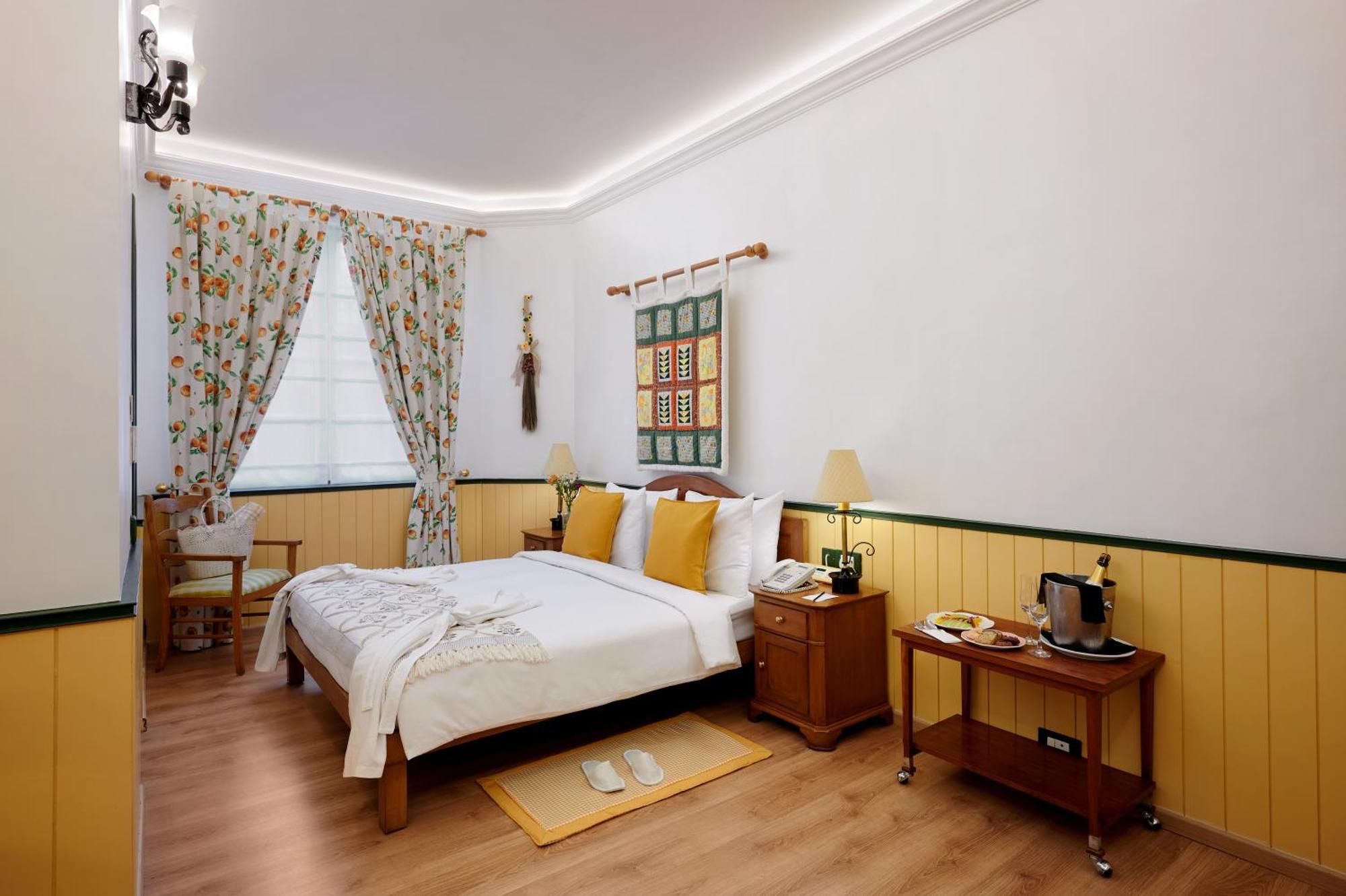 The Gordon House Hotel, Colaba Hotel Mumbai