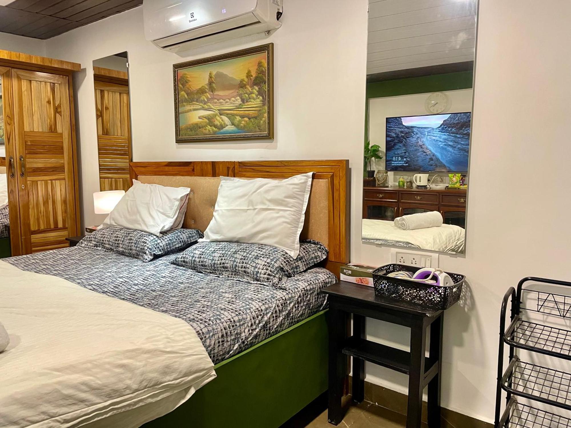 Apartment Independent 25 Corner House Bandra West