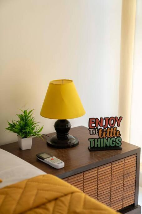 Spacious, Bright, Centre 3bhk Near Airport Apartment *