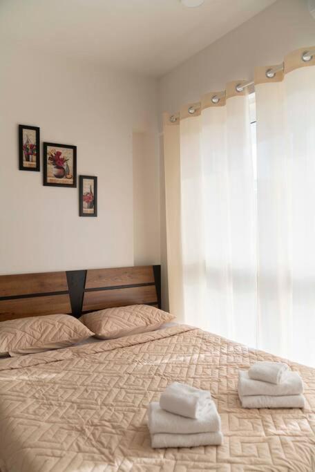 Spacious, Bright, Centre 3bhk Near Airport Apartment