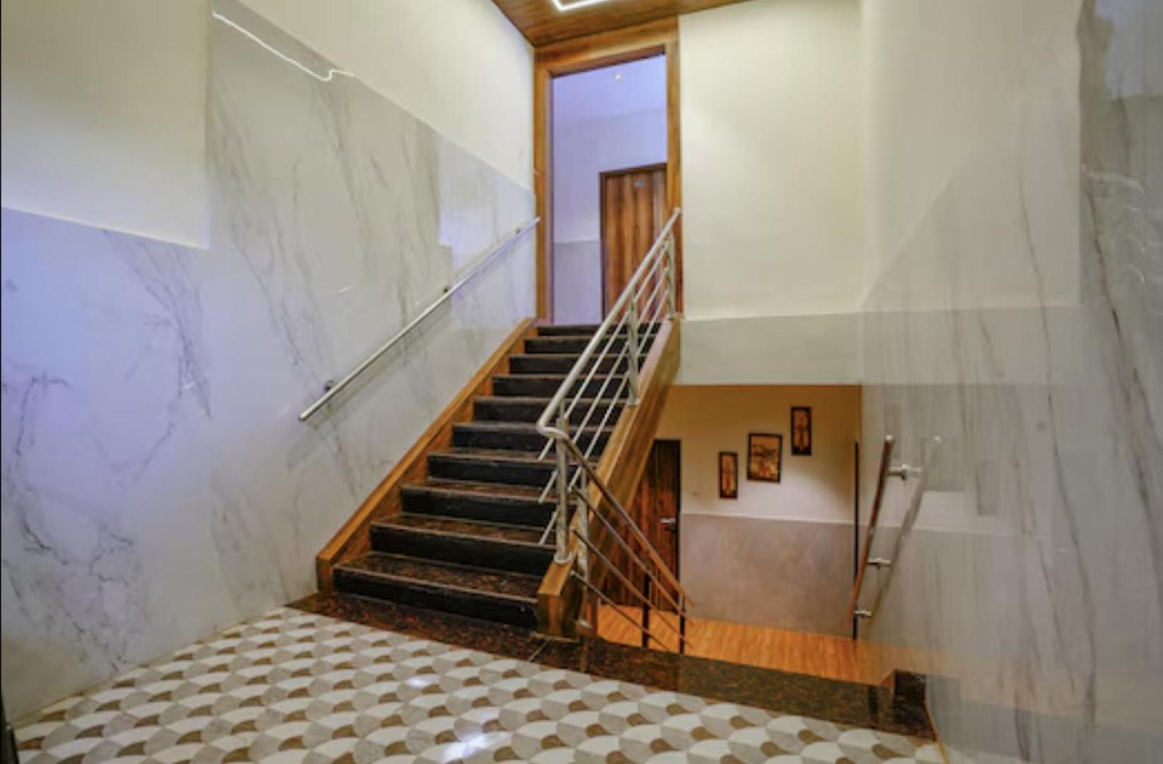 Hotel Moon Lite Residency - Marve Road Malad West - Premium Couple Friendly