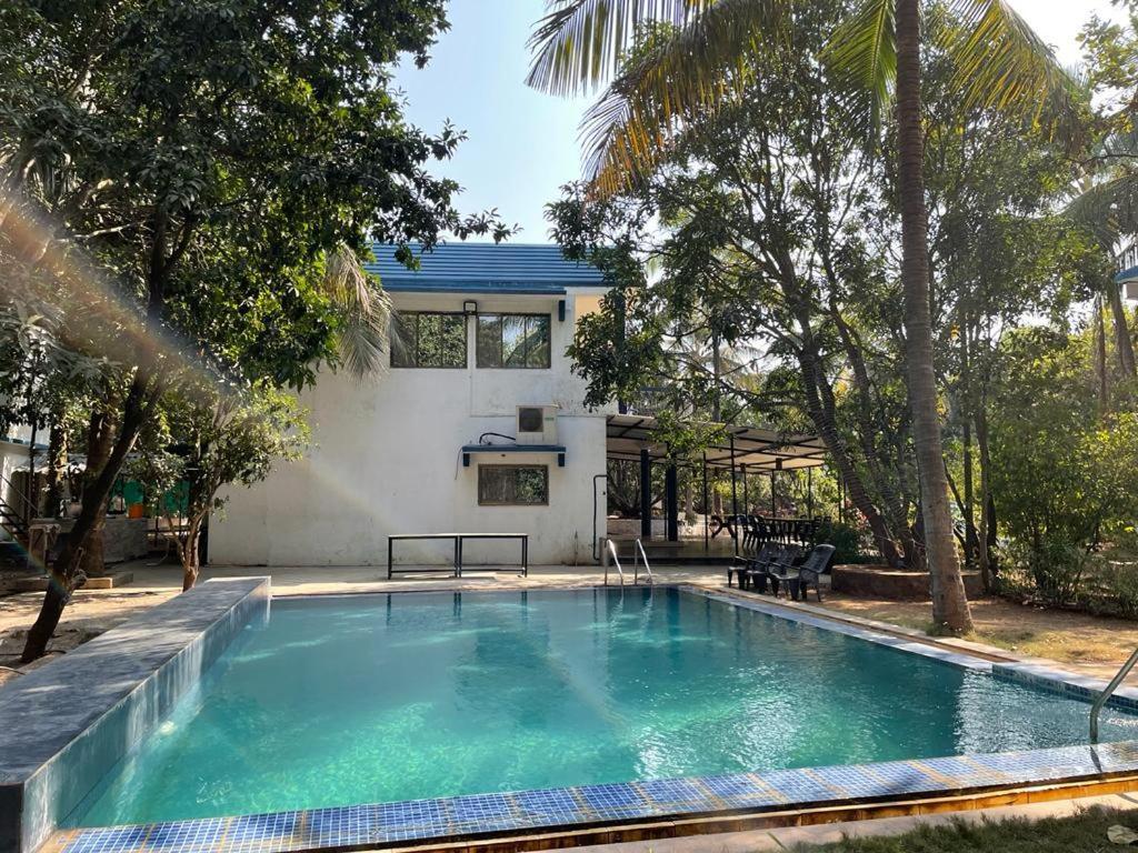 Apartment Swagat By The Pool