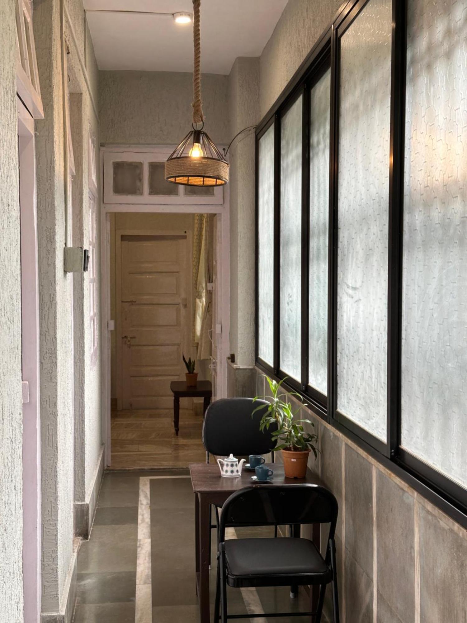 Spacious 2 Bhk With Balcony In Bandra *