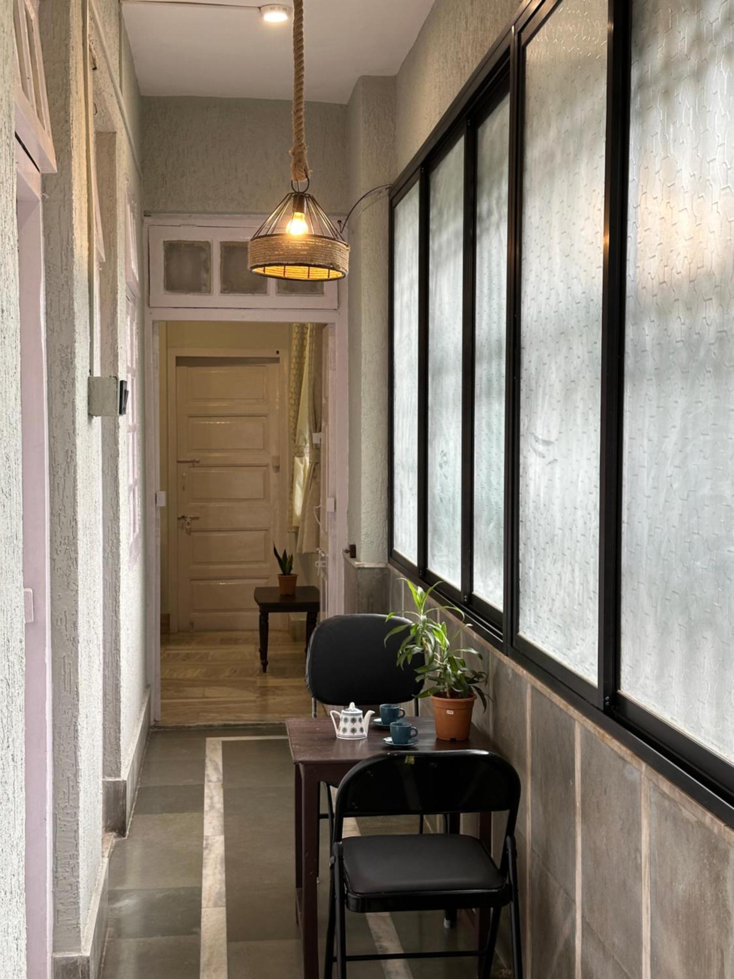 Spacious 2 Bhk With Balcony In Bandra Mumbai