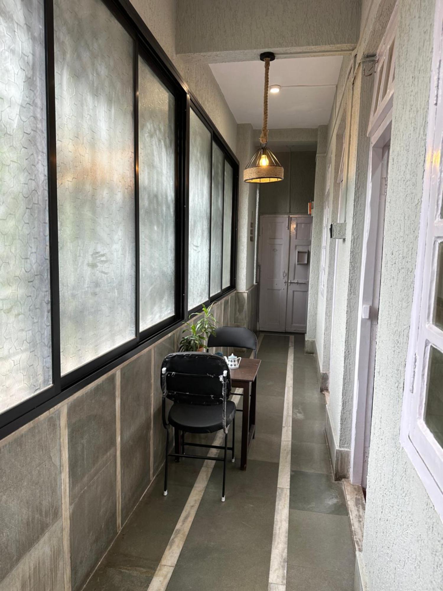 Spacious 2 Bhk With Balcony In Bandra * Mumbai