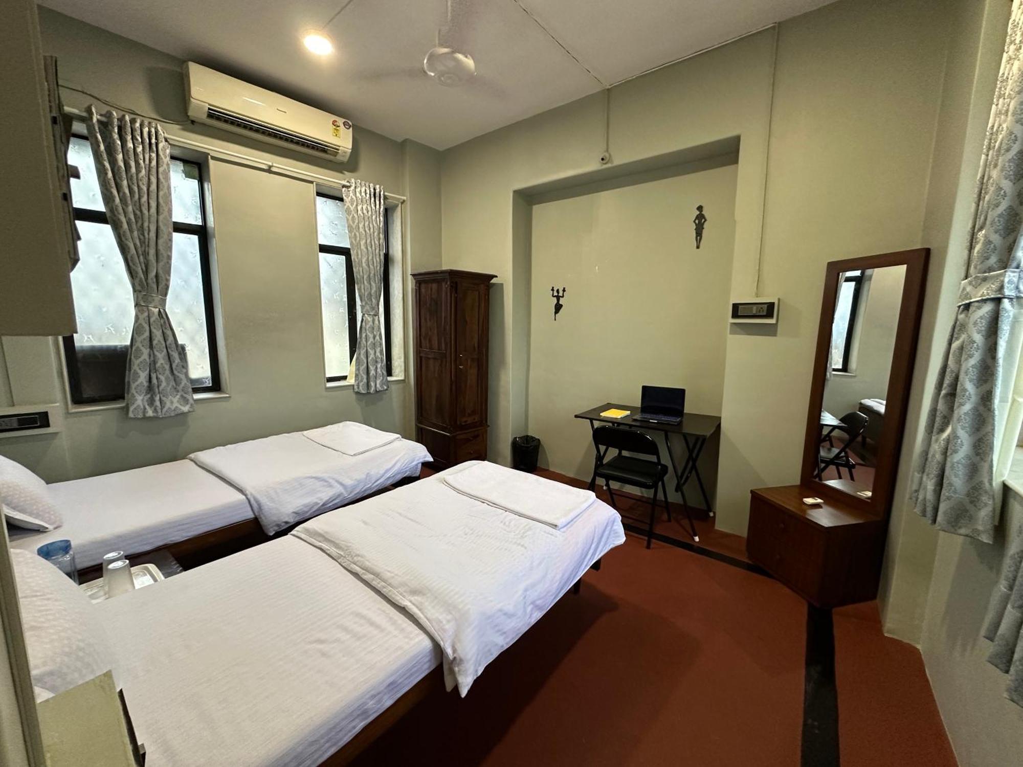 Spacious 2 Bhk With Balcony In Bandra