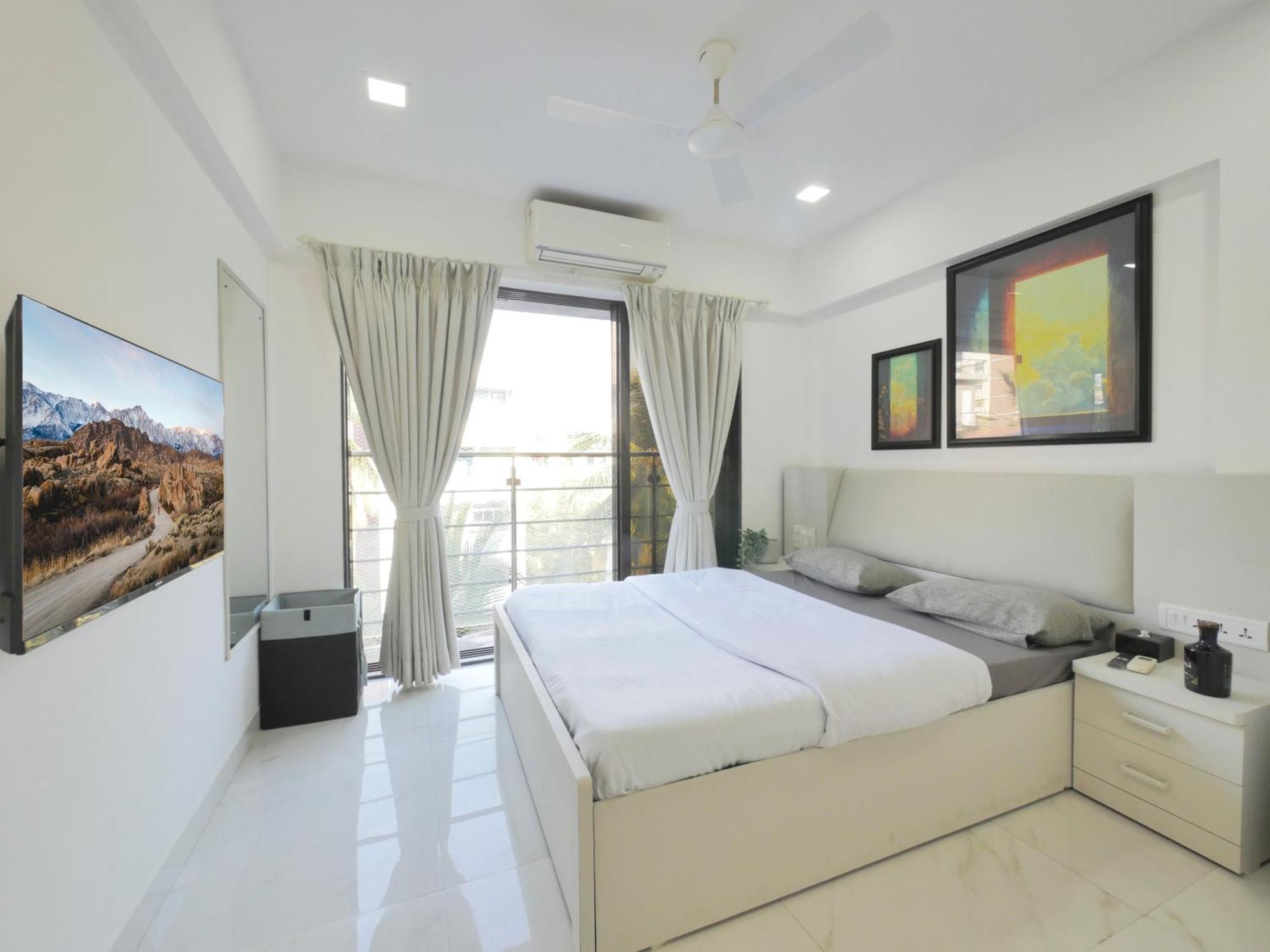 Athena 2bhk Khar W By The Company Apartment *
