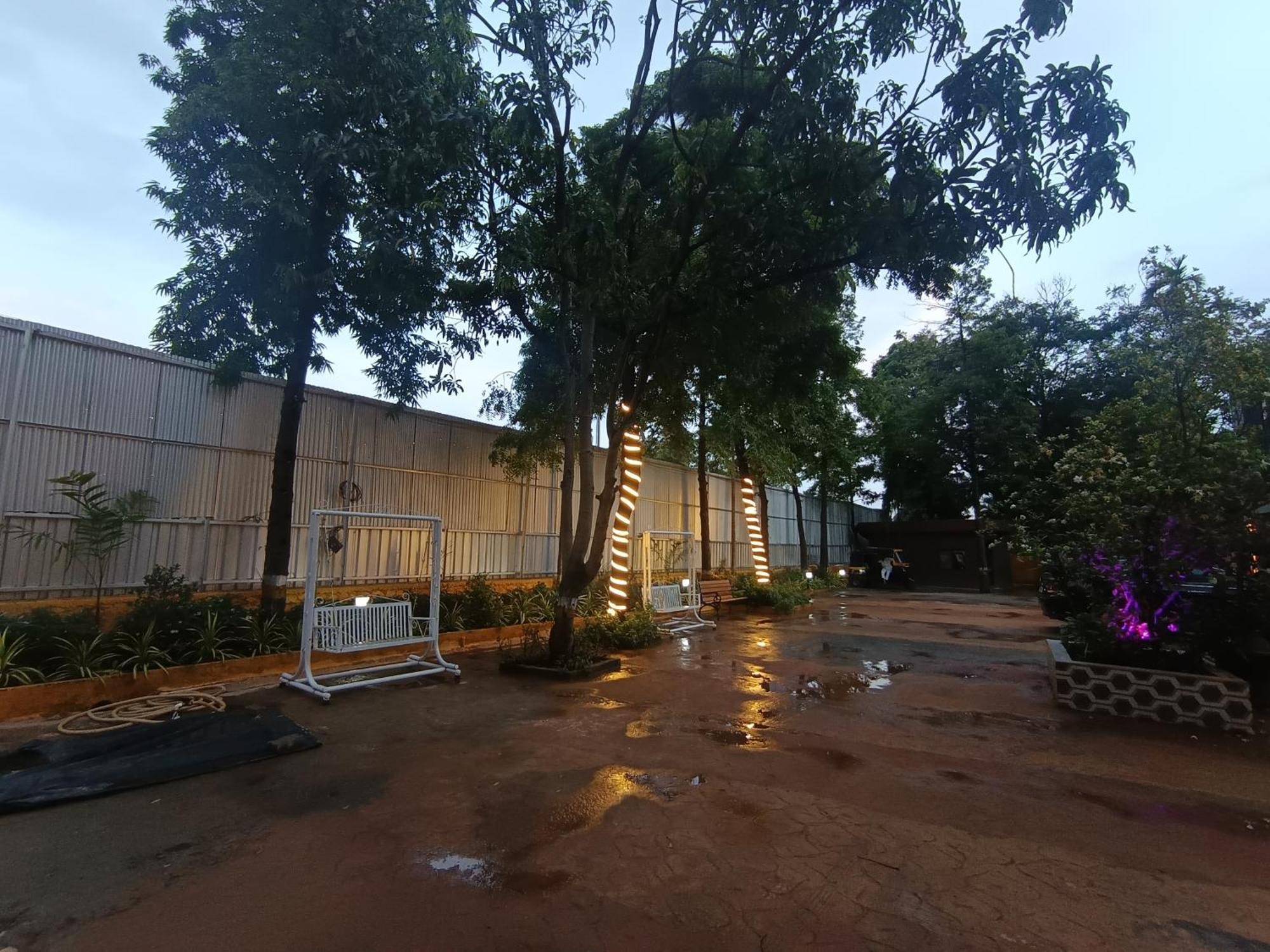 Hotel Moon Lite Residency - Marve Road Malad West - Premium Couple Friendly