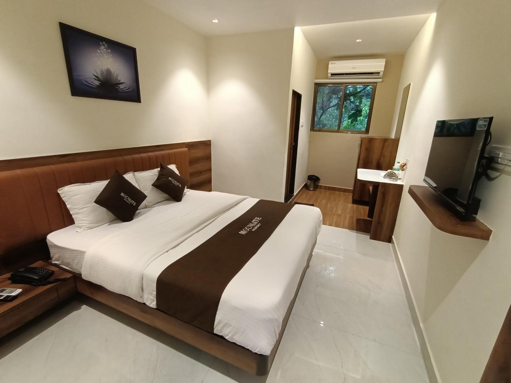 Hotel Moon Lite Residency - Marve Road Malad West - Premium Couple Friendly 2*