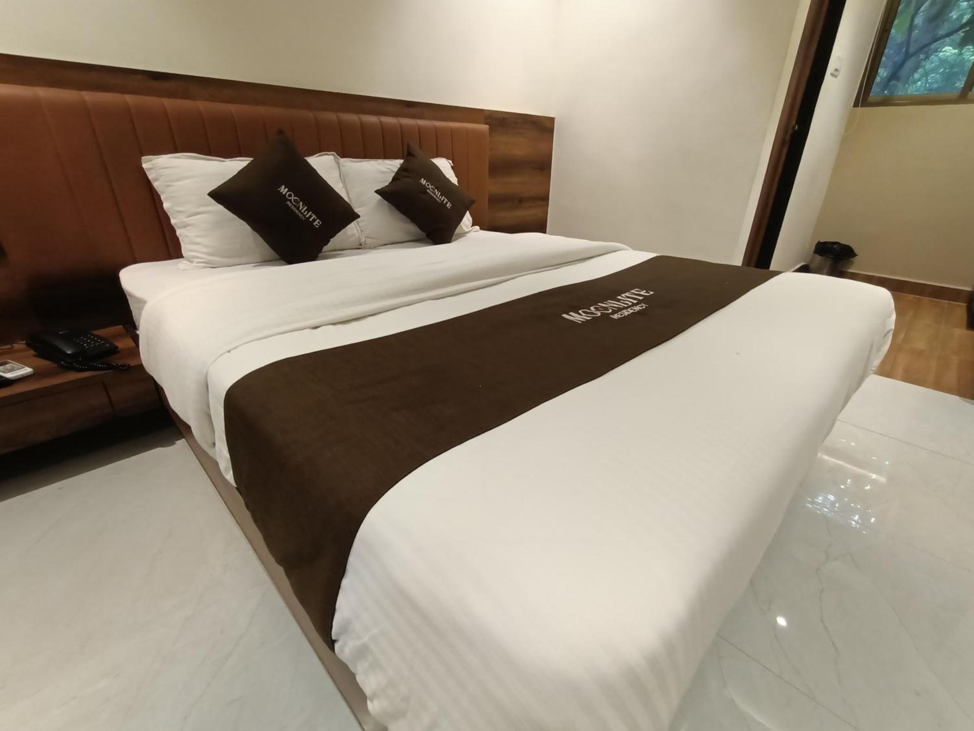 Moon Lite Residency - Marve Road Malad West - Premium Couple Friendly 2* Mumbai