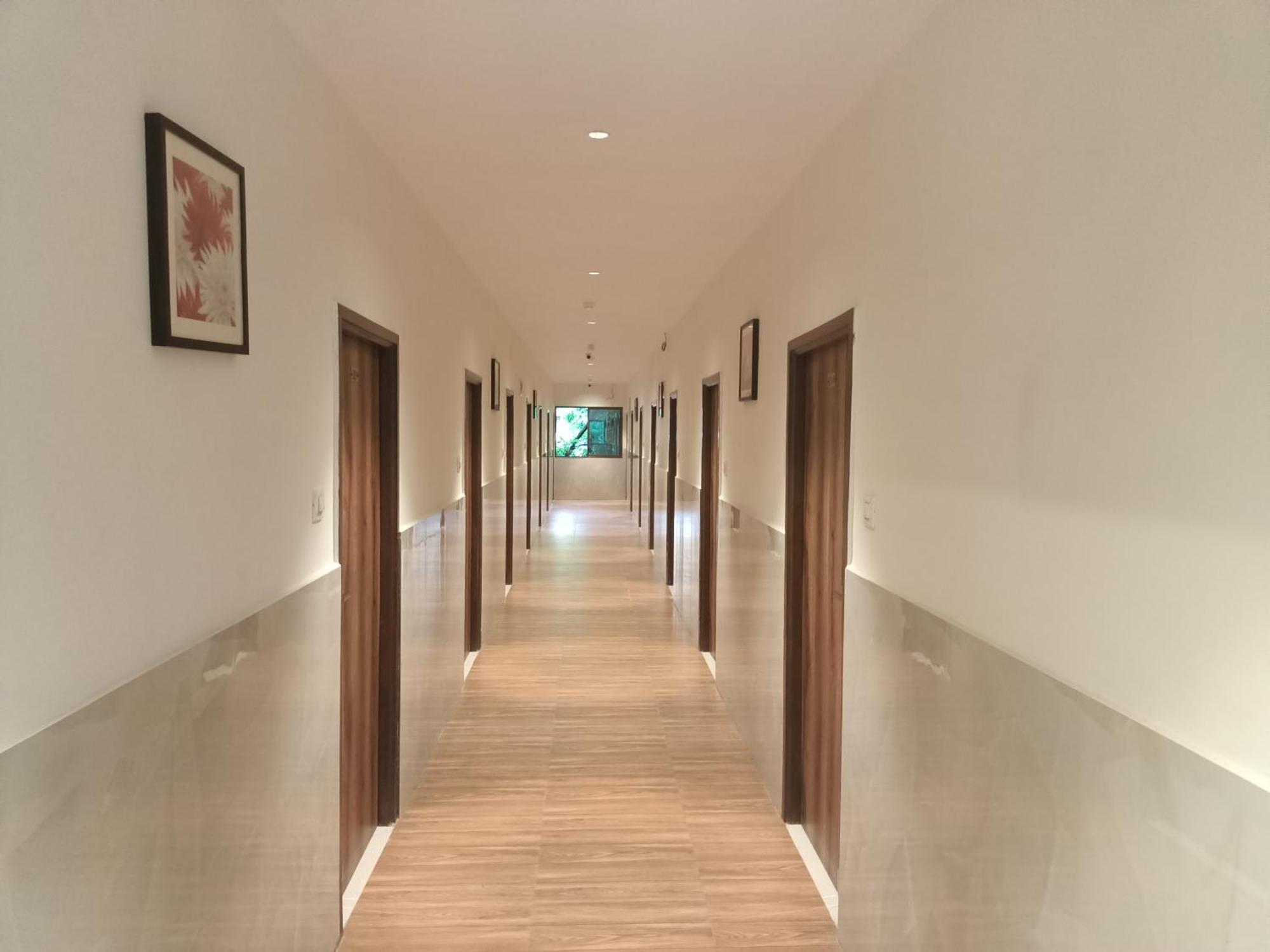 Hotel Moon Lite Residency - Marve Road Malad West - Premium Couple Friendly
