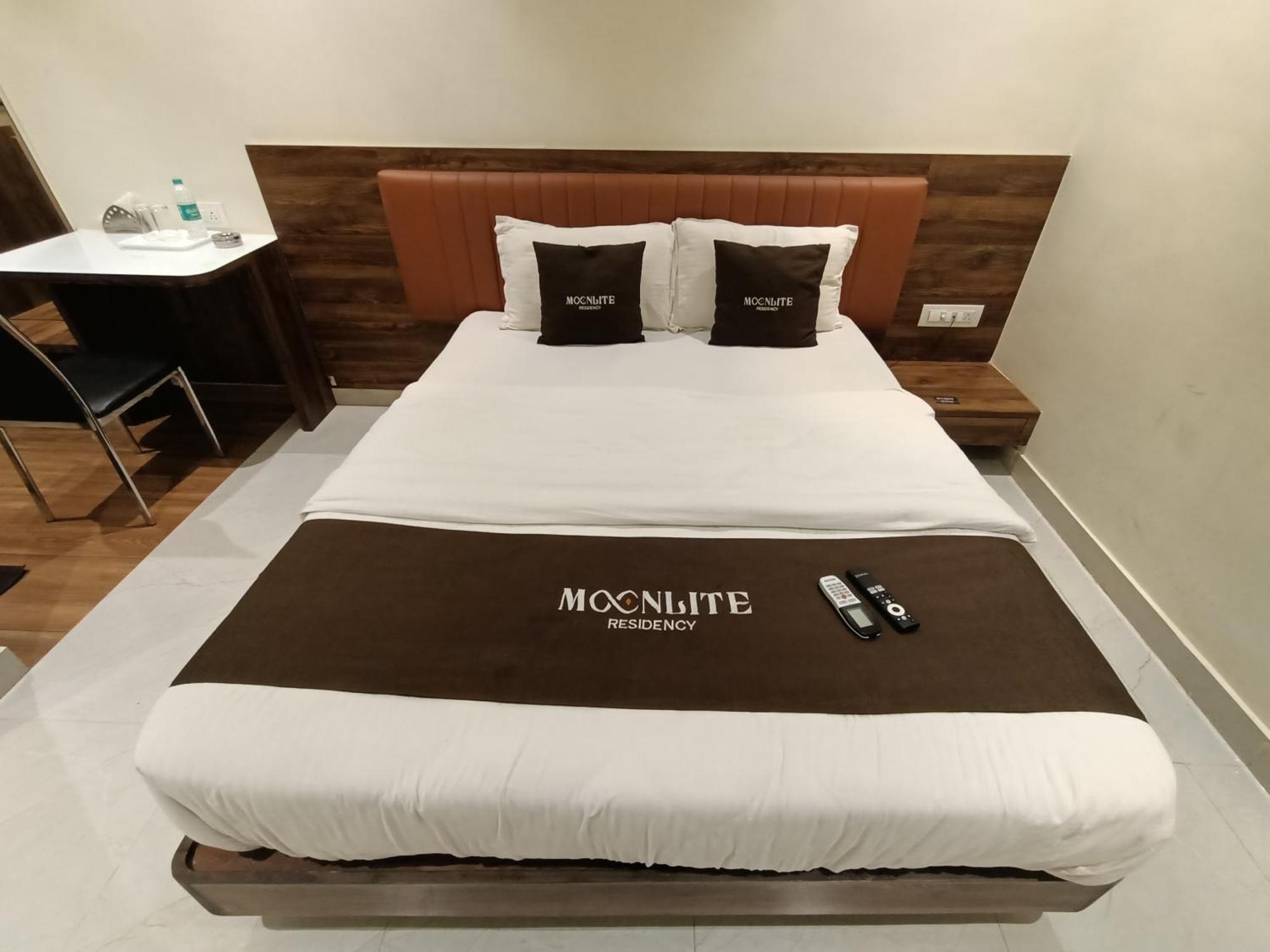Moon Lite Residency - Marve Road Malad West - Premium Couple Friendly Hotel Mumbai