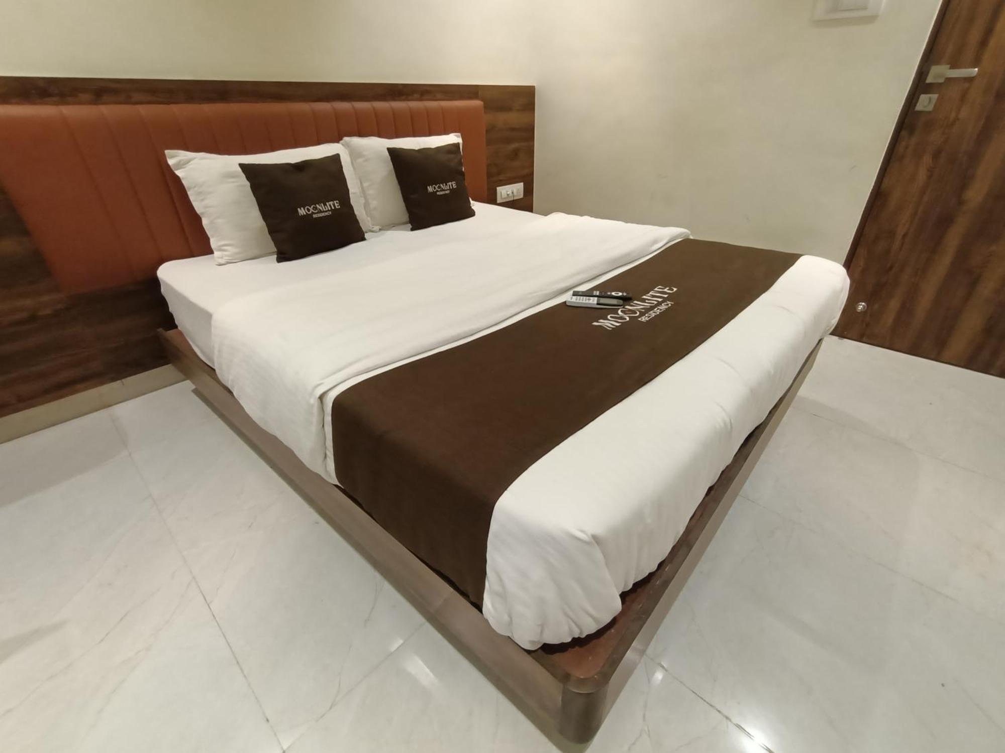 Moon Lite Residency - Marve Road Malad West - Premium Couple Friendly 2* Mumbai