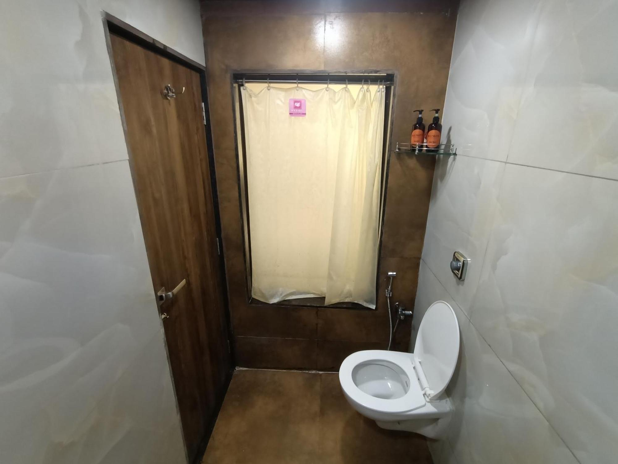 Hotel Moon Lite Residency - Marve Road Malad West - Premium Couple Friendly 2*