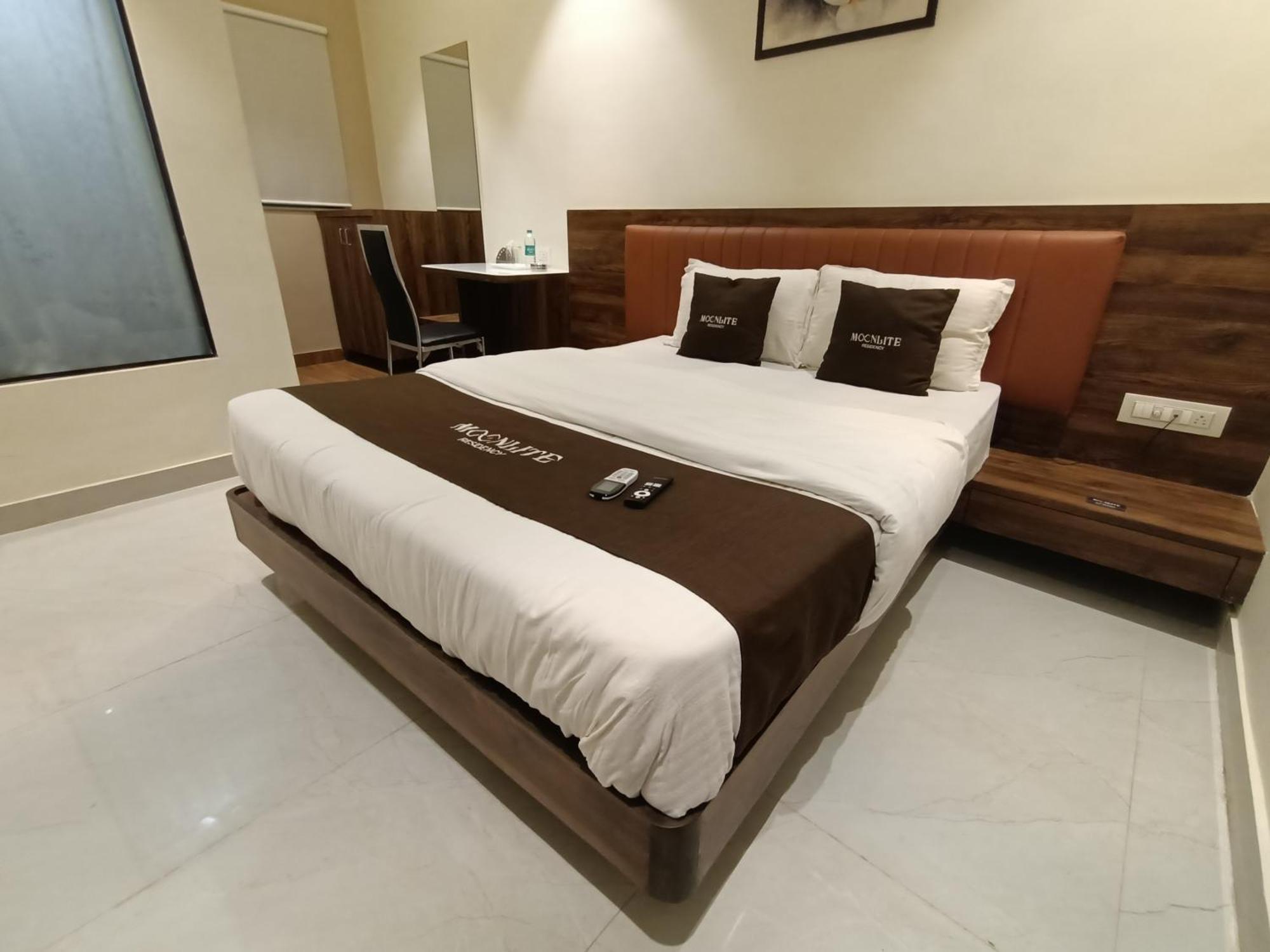 Moon Lite Residency - Marve Road Malad West - Premium Couple Friendly 2* Mumbai