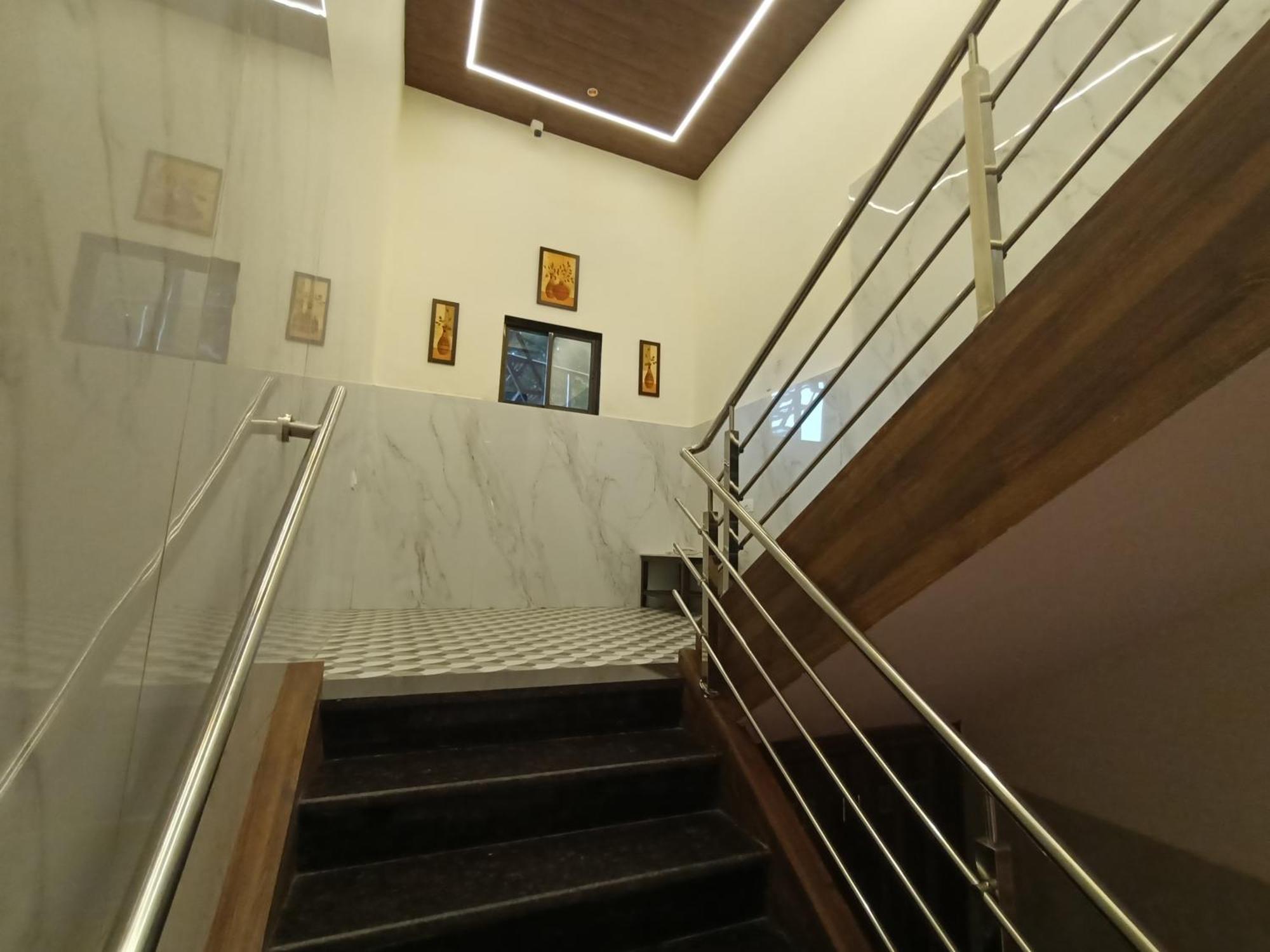 Hotel Moon Lite Residency - Marve Road Malad West - Premium Couple Friendly 2*