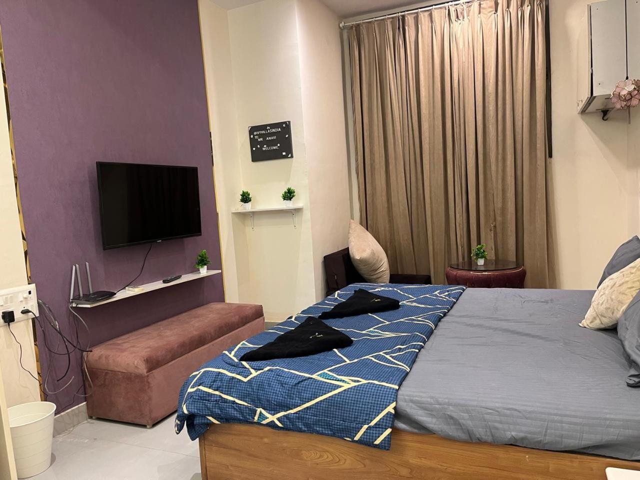 Ivy Splendour Private B, Oshiwara