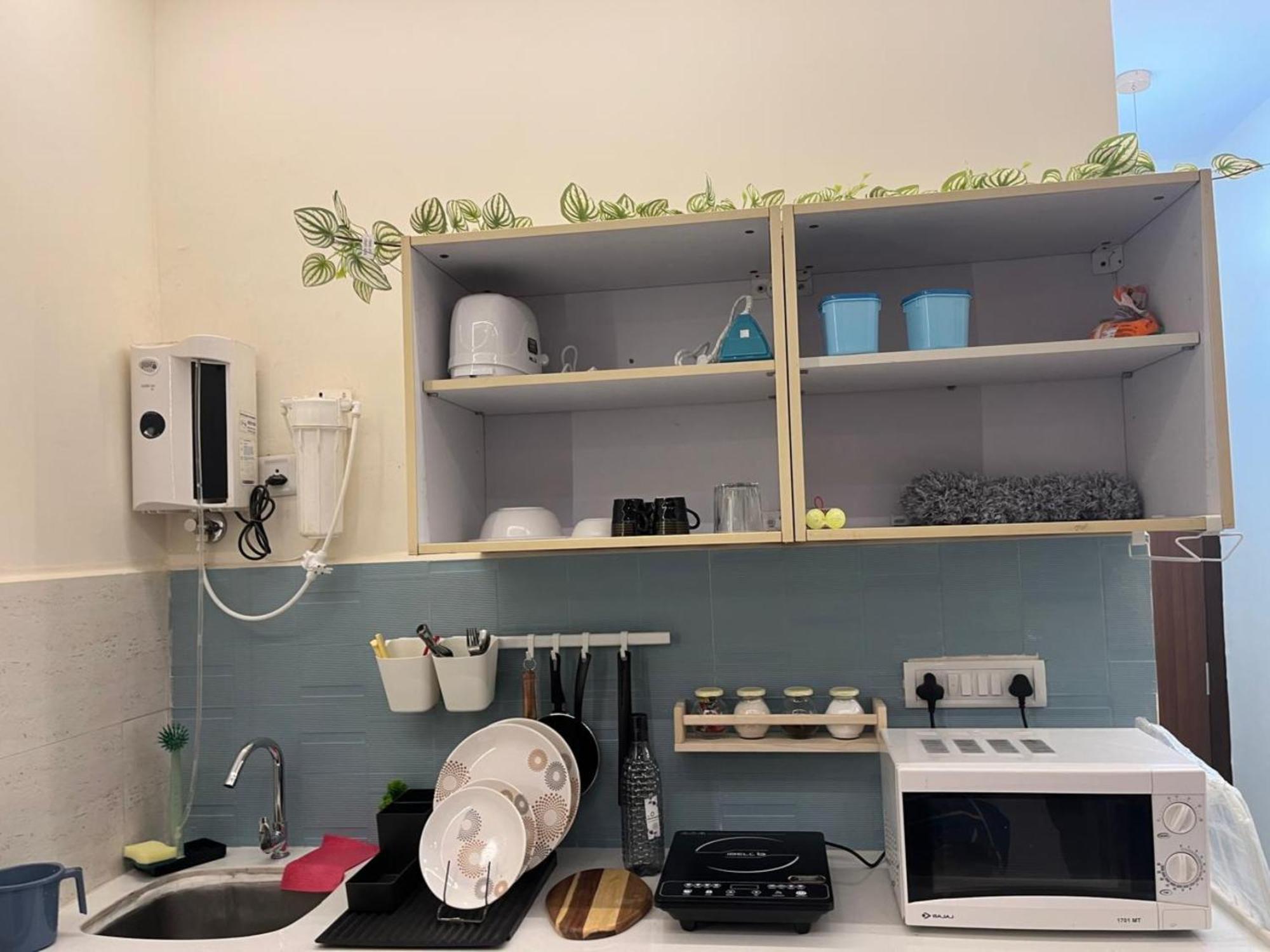 Ivy Splendour Private B, Oshiwara Apartment