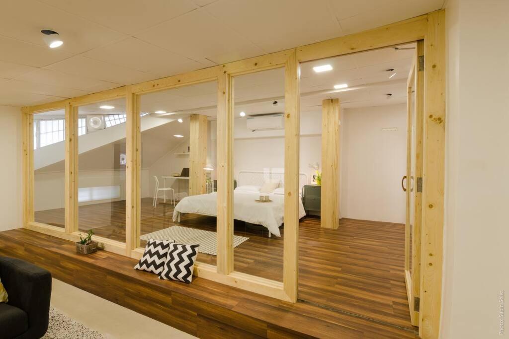Glass House 1bhk Khar W By The Company * Mumbai