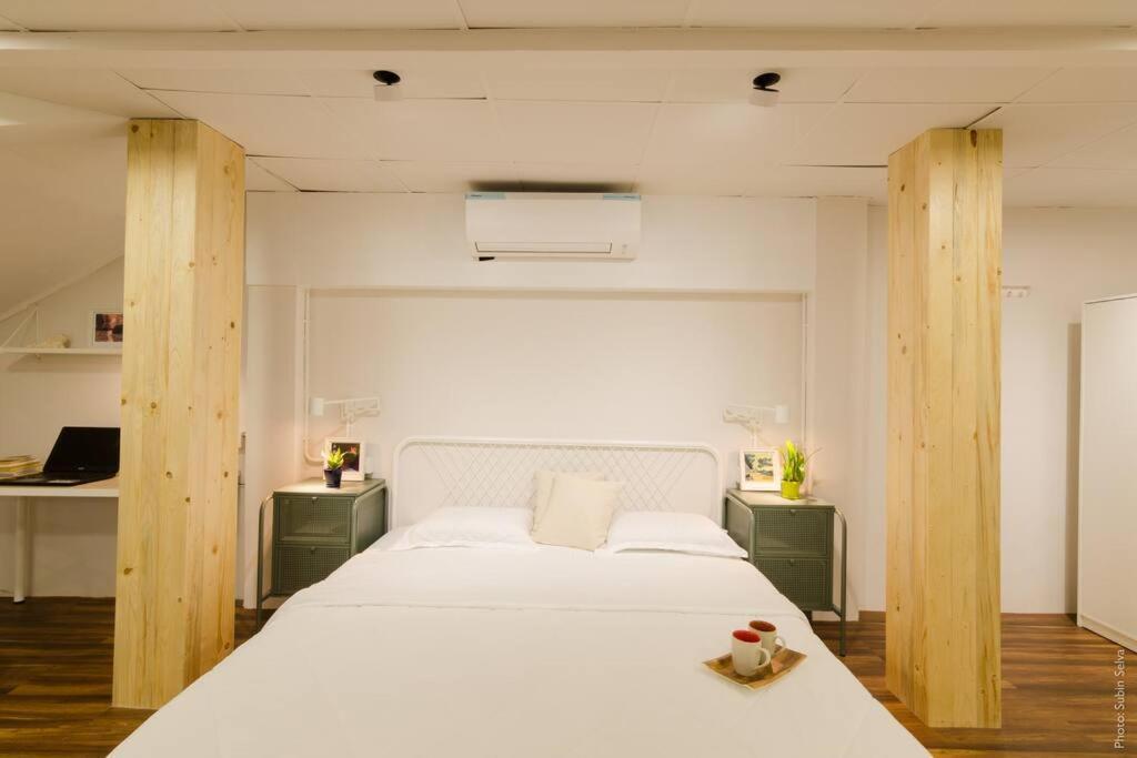 Glass House 1bhk Khar W By The Company Apartment