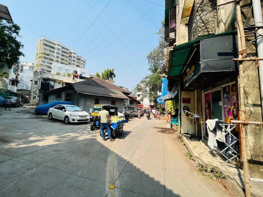 Glass House 1bhk Khar W By The Company Apartment *